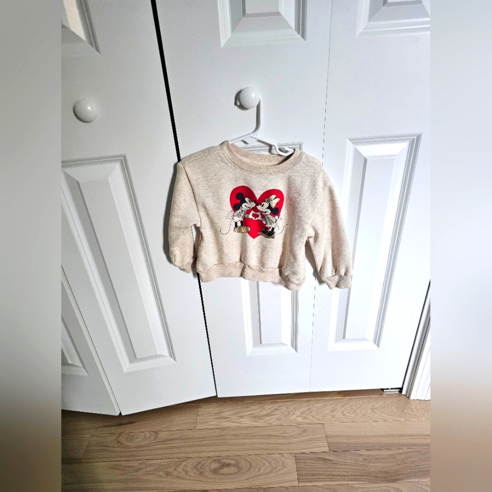 Disney x Gap Sweatshirt NWOT 2T